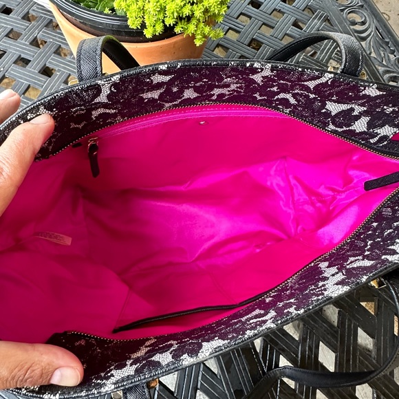 Kate Spade Black and White Lace over the shoulder bag - Picture 2 of 6